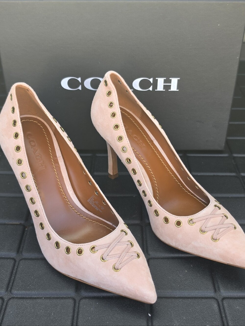 Coach Varick Grommet Pumps 8.5